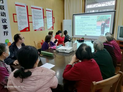省電社區(qū)組織開(kāi)展書(shū)畫(huà)賞析惠民活動(dòng)